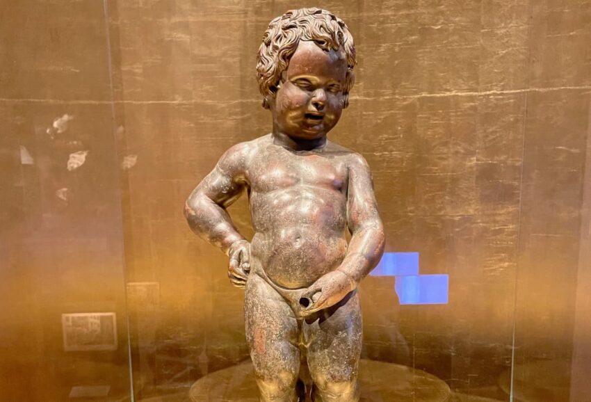 Manneken Pis original en el museo de la ciudad de Bruselas.